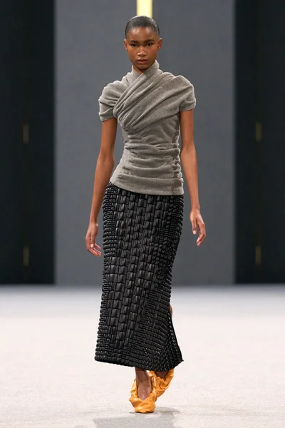 Look 5